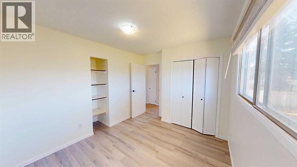 10818 93A Street, photo 11 of 19