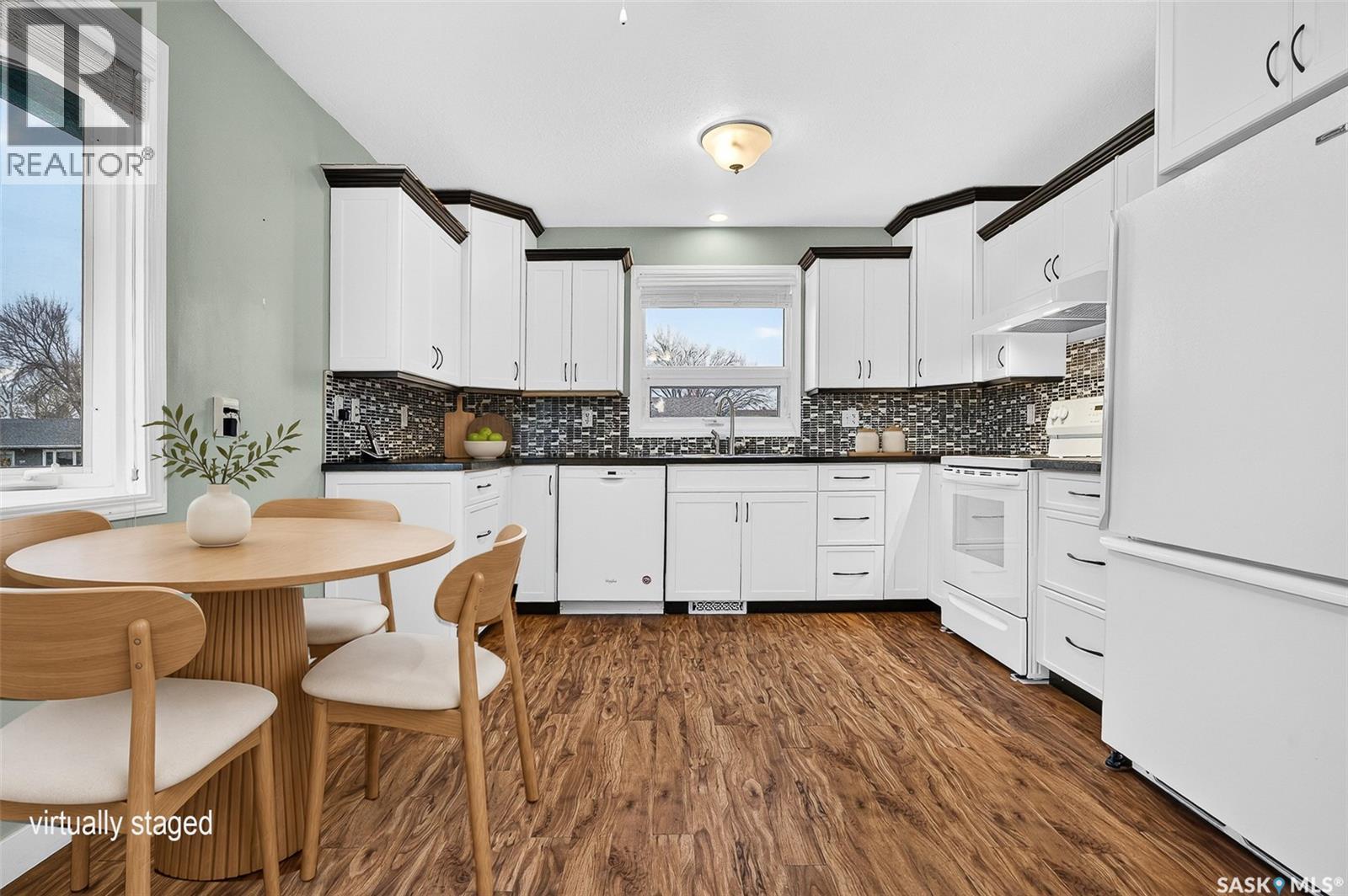 1402 Hastings STREET, Moose Jaw — photo 17