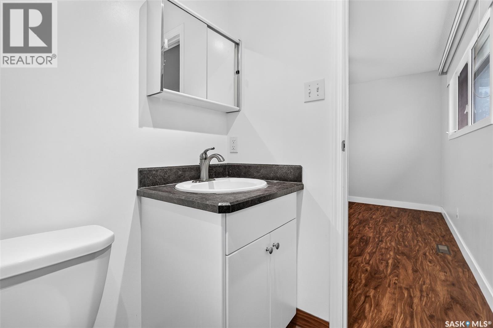 1402 Hastings STREET, Moose Jaw — photo 34