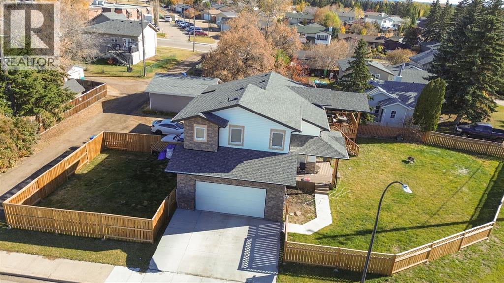 6913 59 Avenue, photo 2 of 48