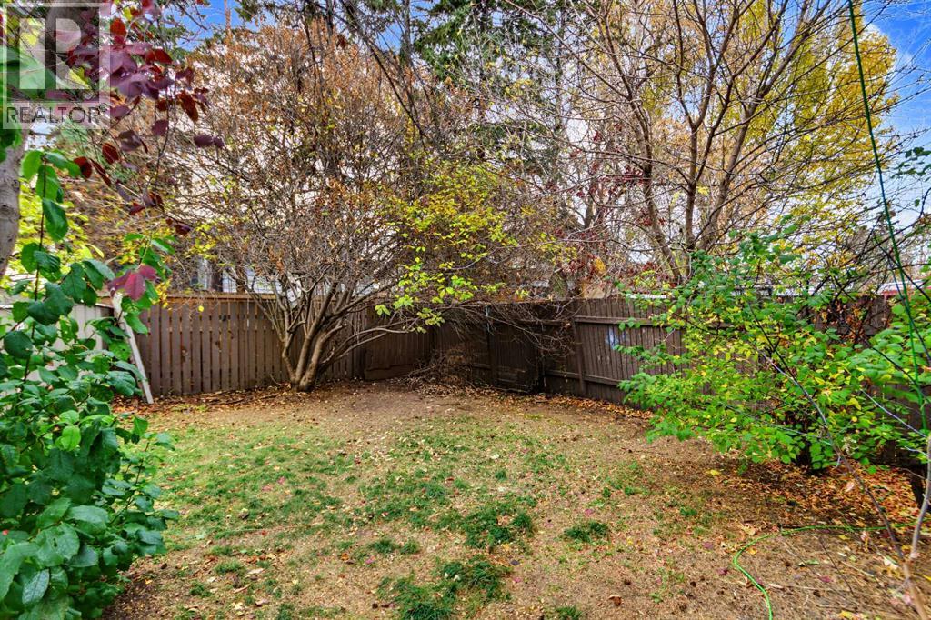 529 42 Street SE, photo 28 of 31