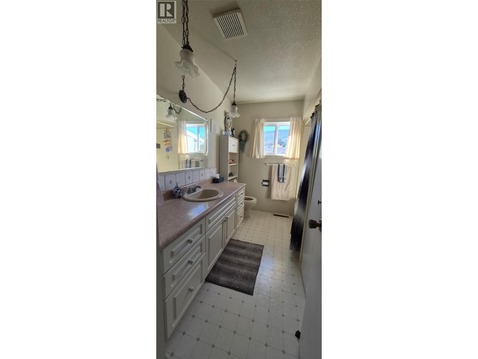 8210 Gala Crescent, Osoyoos
