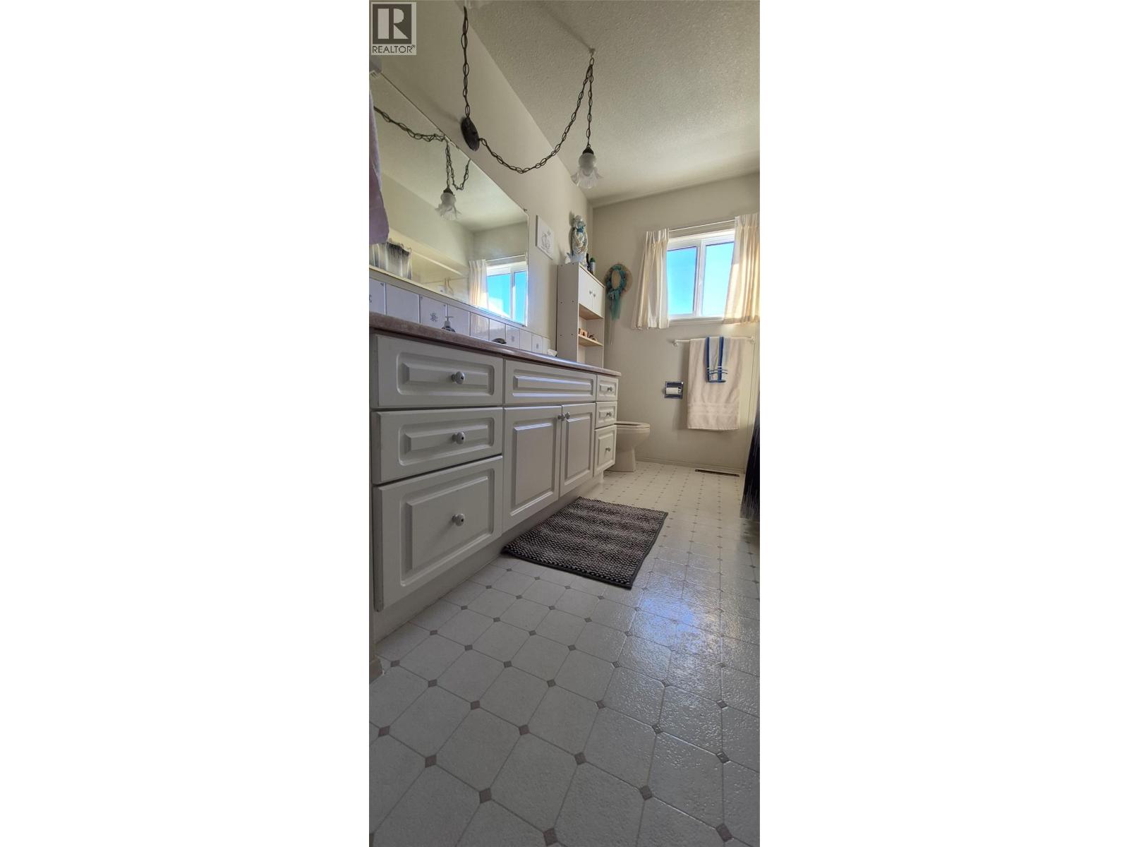 8210 Gala Crescent, Osoyoos