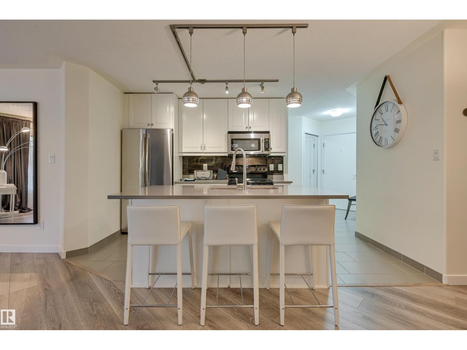 #203 12028 103 AV NW, photo 15 of 44