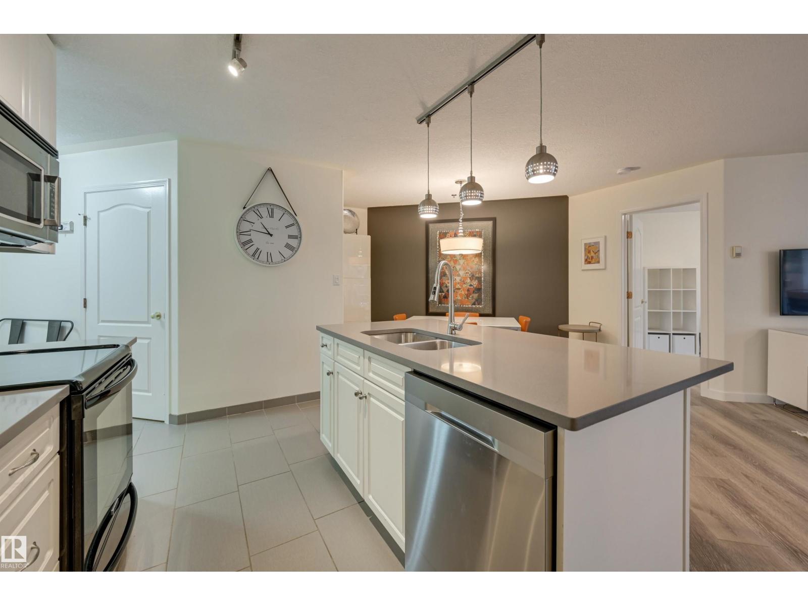 #203 12028 103 AV NW, photo 18 of 44