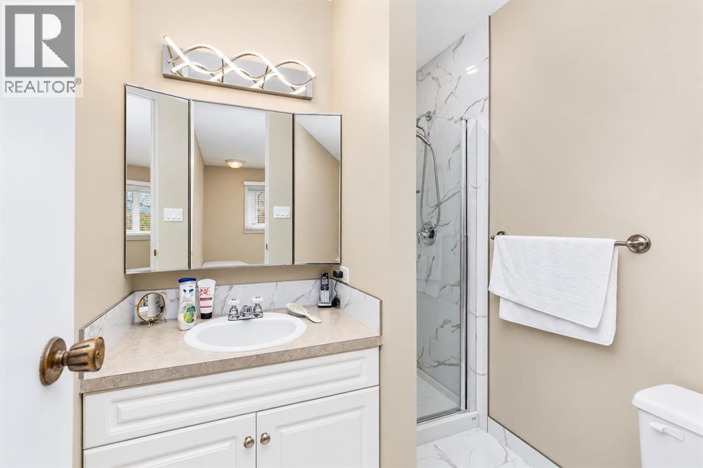 102 Welton Crescent, photo 19 of 36