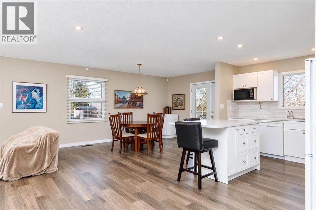 102 Welton Crescent, photo 5 of 36