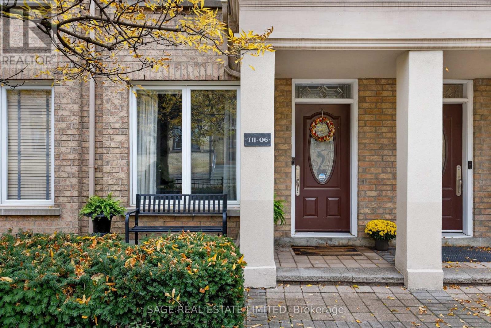 TH06- 140 Bathurst Street, Toronto, ON photo 4