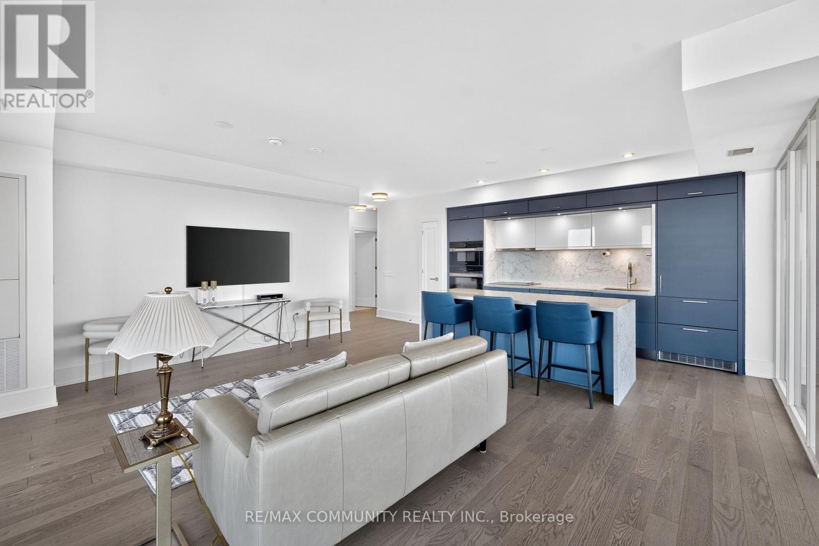 2203- 10 Inn On The Park Drive, Toronto, ON photo 12