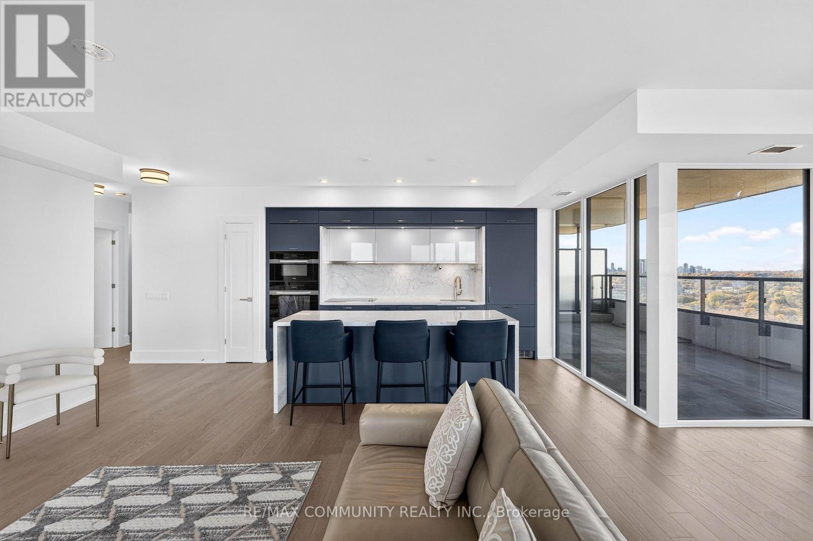 2203- 10 Inn On The Park Drive, Toronto, ON photo 13