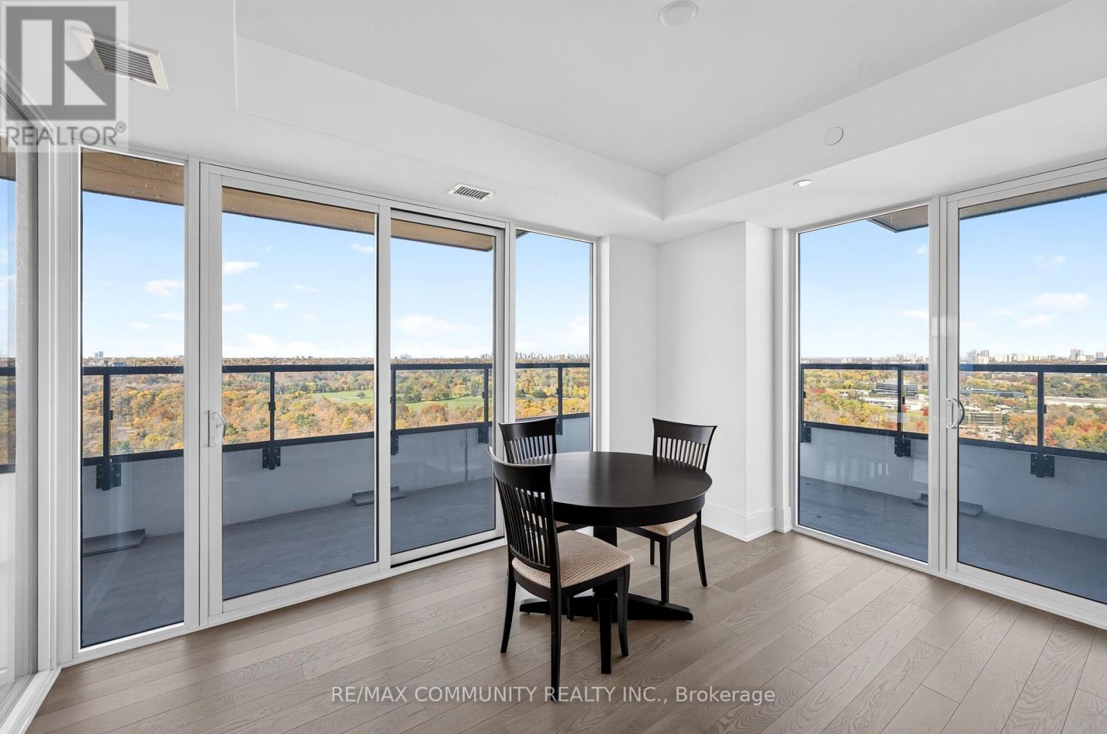 2203- 10 Inn On The Park Drive, Toronto, ON photo 14