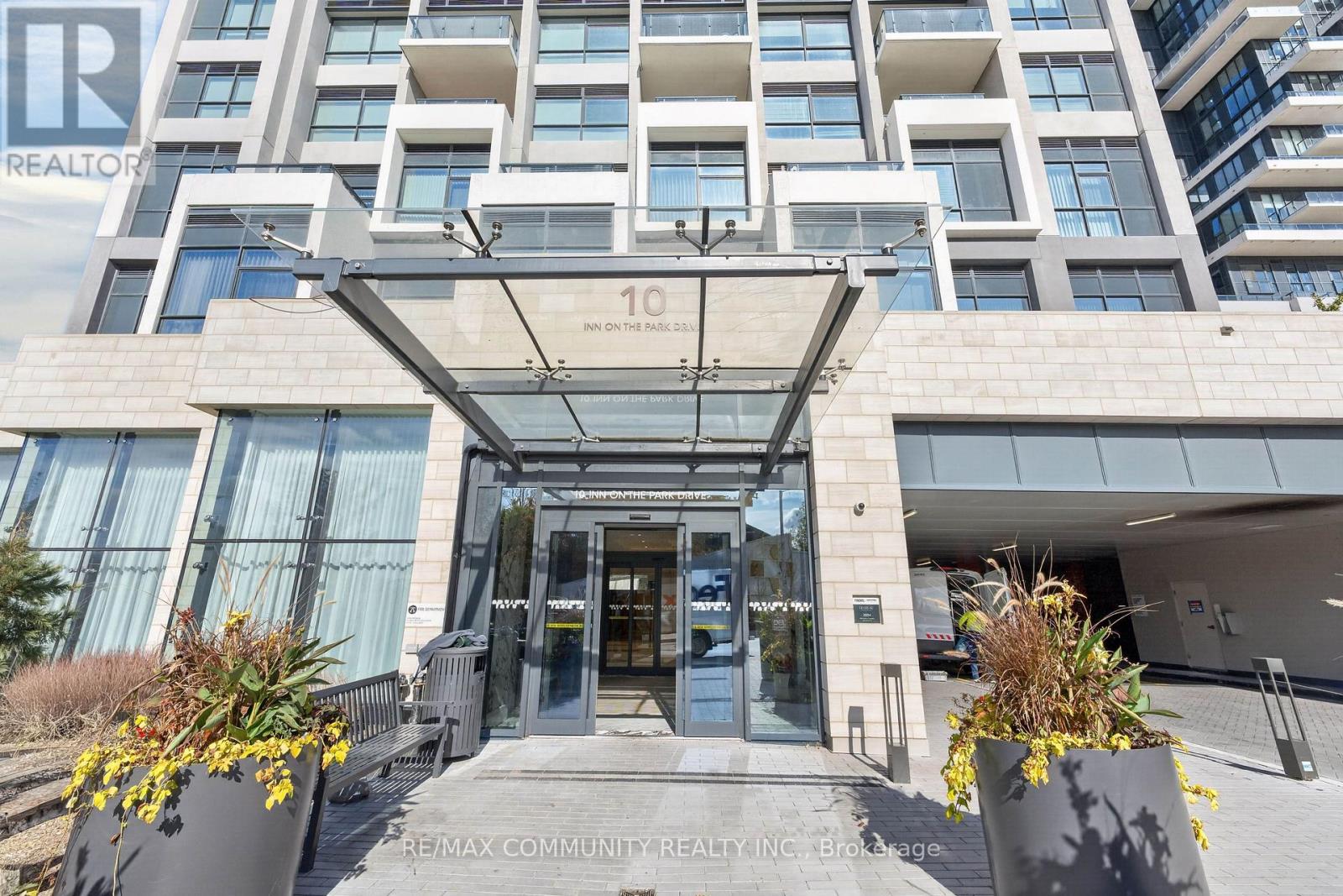 Photo of 2203 - 10 INN ON THE PARK DRIVE