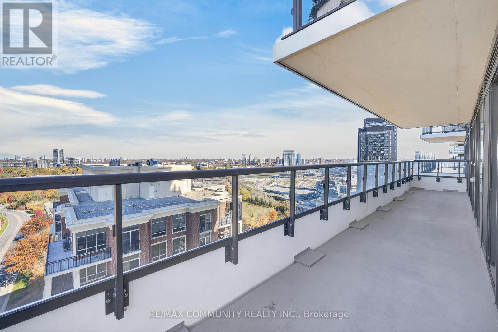 2203- 10 Inn On The Park Drive, Toronto, ON photo 35
