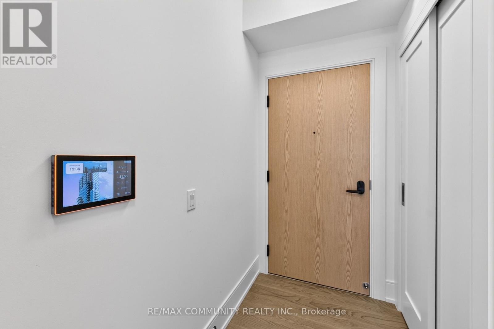 Photo of 2203 - 10 INN ON THE PARK DRIVE