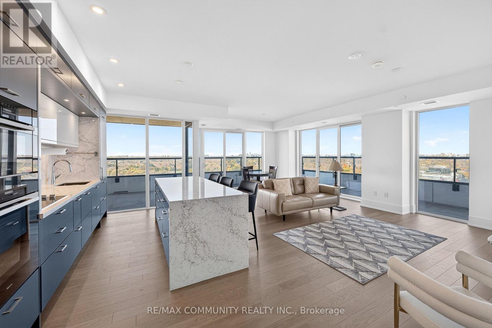 Photo of 2203 - 10 INN ON THE PARK DRIVE