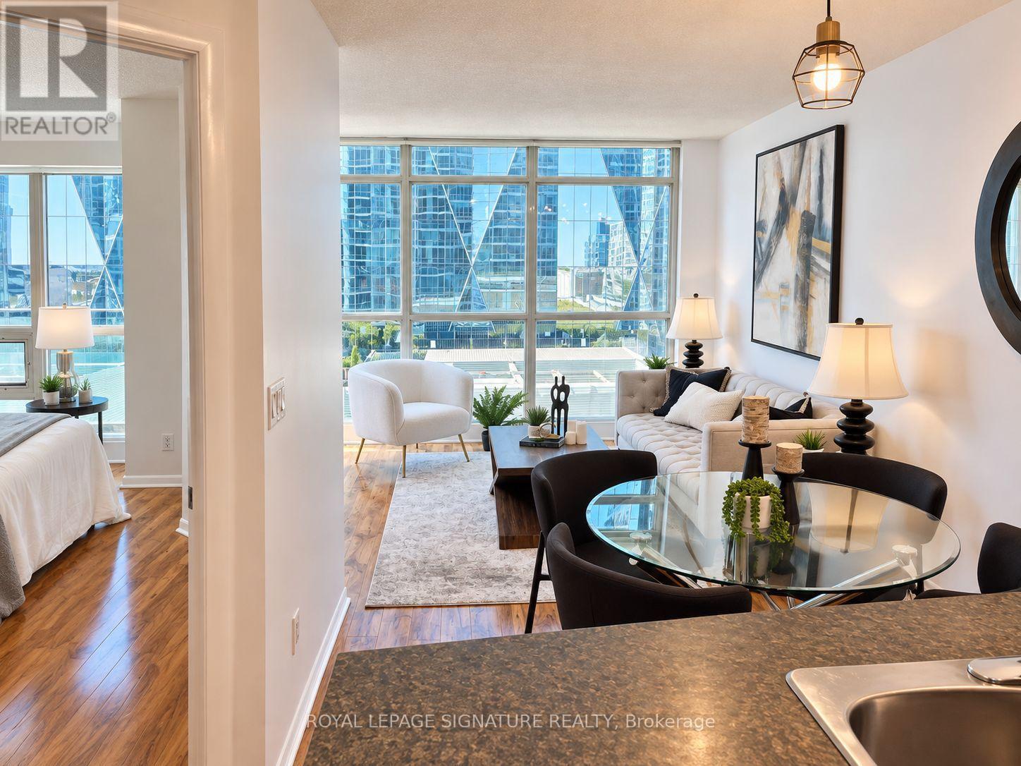Photo of 1801 - 18 YONGE STREET
