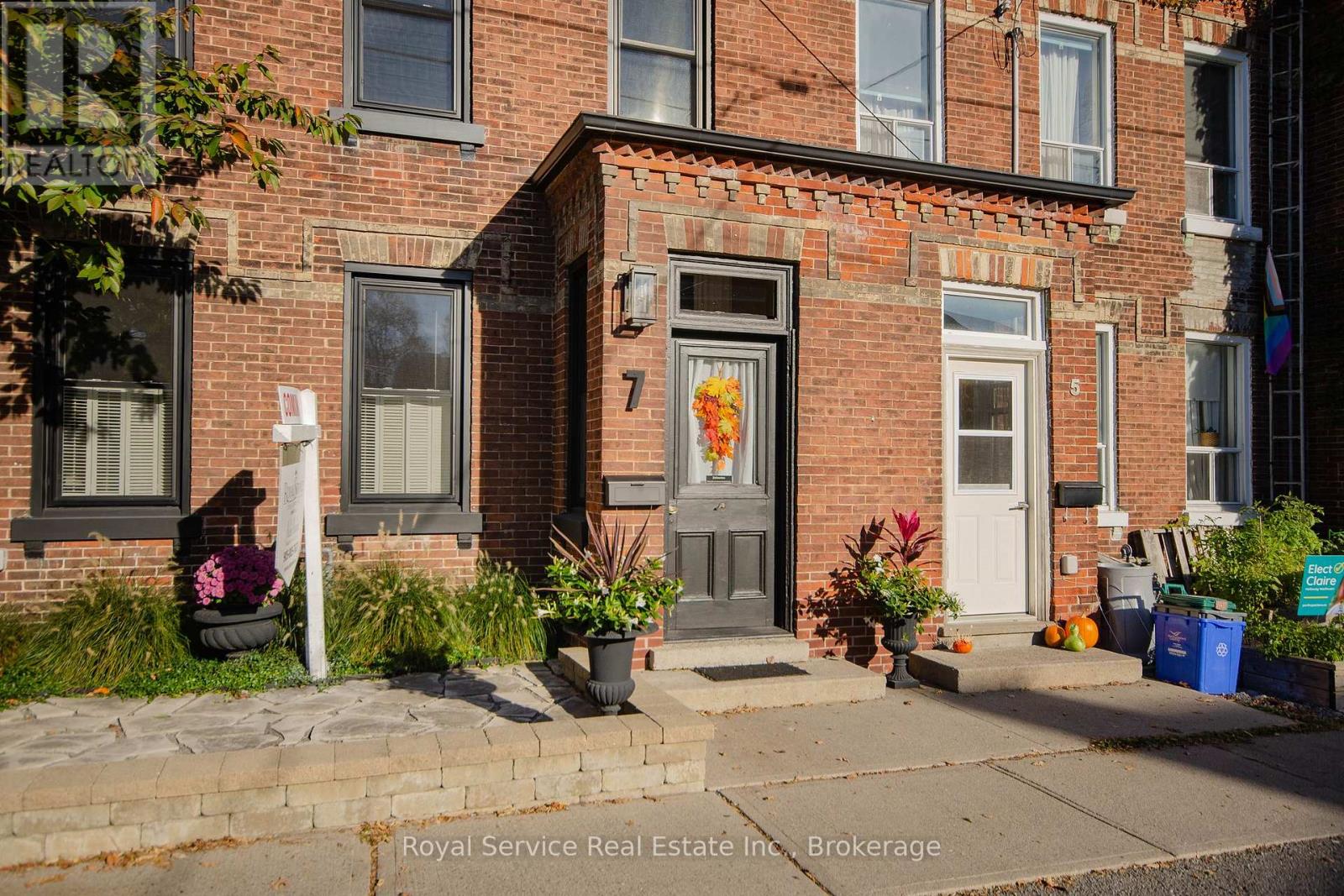 7 Bramley Street North, Port Hope, ON photo 2