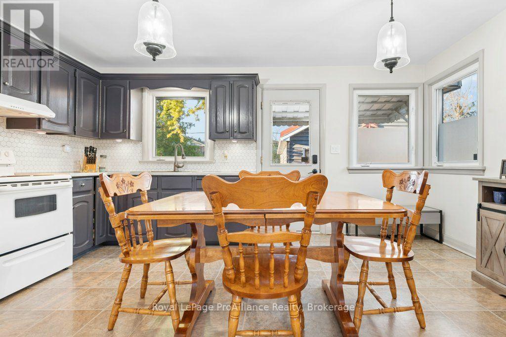 40 Elizabeth Crescent, Belleville, ON photo 15