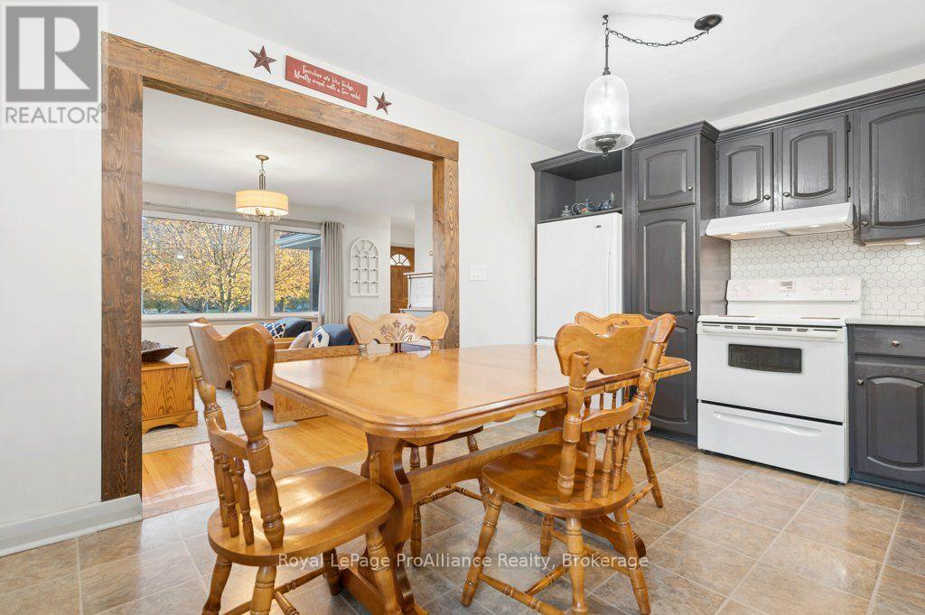 40 Elizabeth Crescent, Belleville, ON photo 19