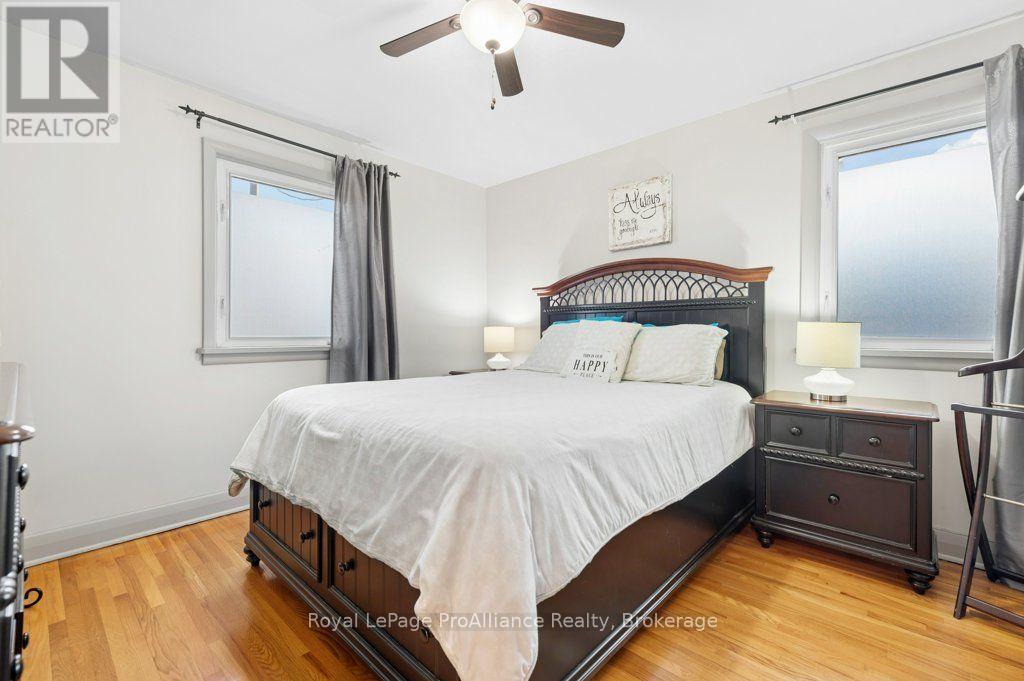40 Elizabeth Crescent, Belleville, ON photo 20