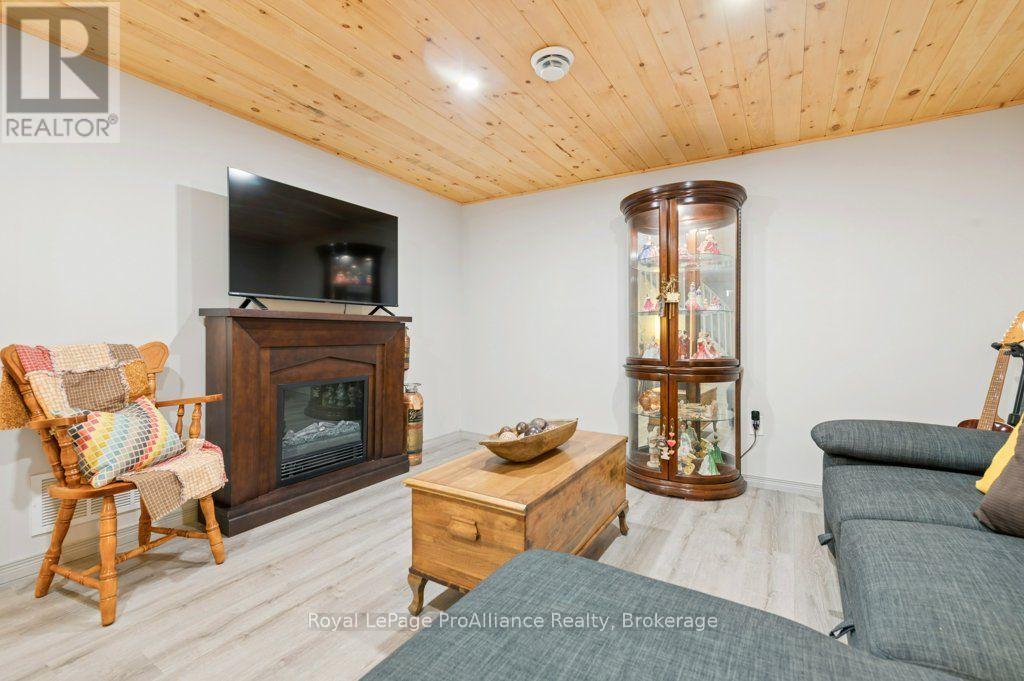40 Elizabeth Crescent, Belleville, ON photo 25