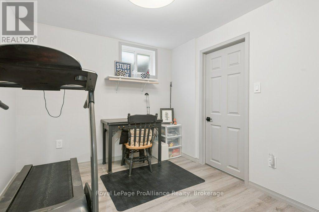 40 Elizabeth Crescent, Belleville, ON photo 30