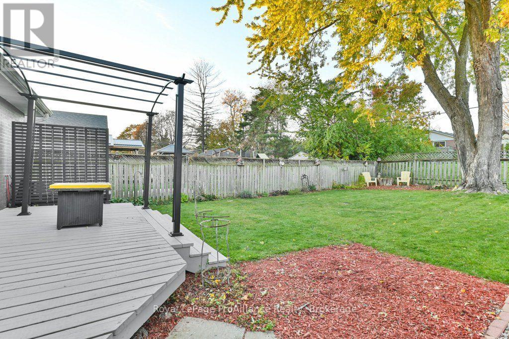 40 Elizabeth Crescent, Belleville, ON photo 32