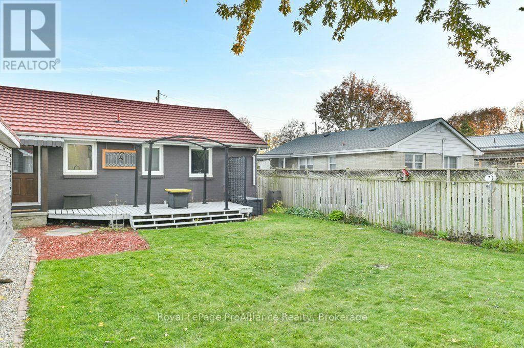 40 Elizabeth Crescent, Belleville, ON photo 38