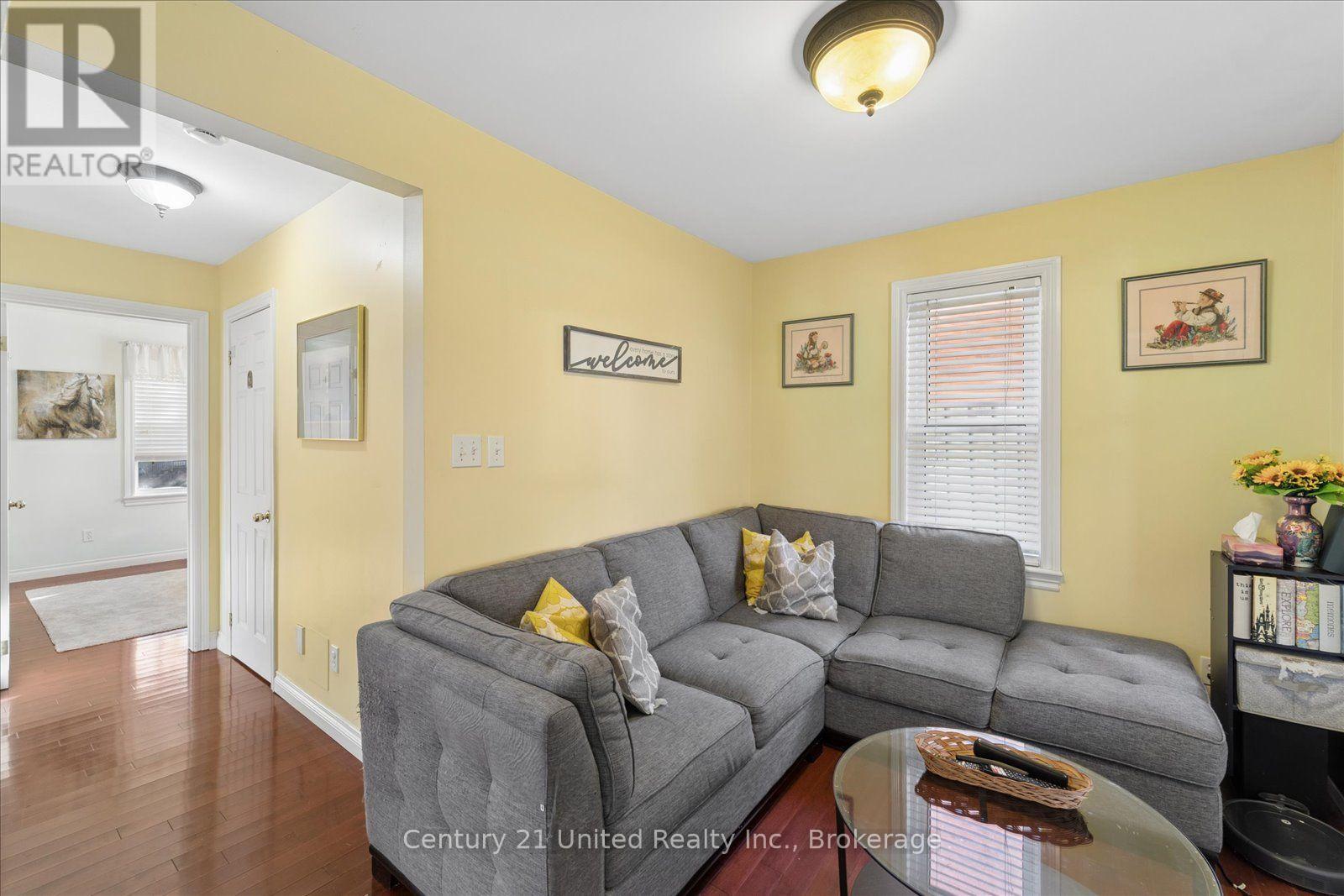 566 Sherbrooke Street, Peterborough, ON photo 14