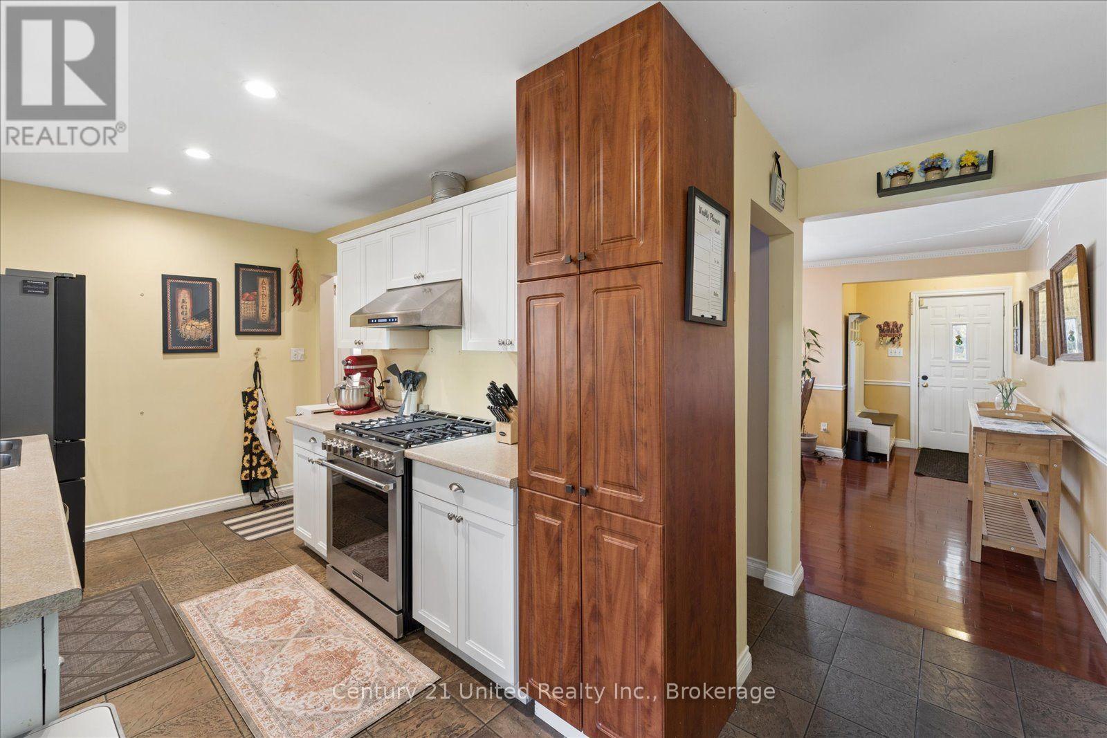566 Sherbrooke Street, Peterborough, ON photo 17