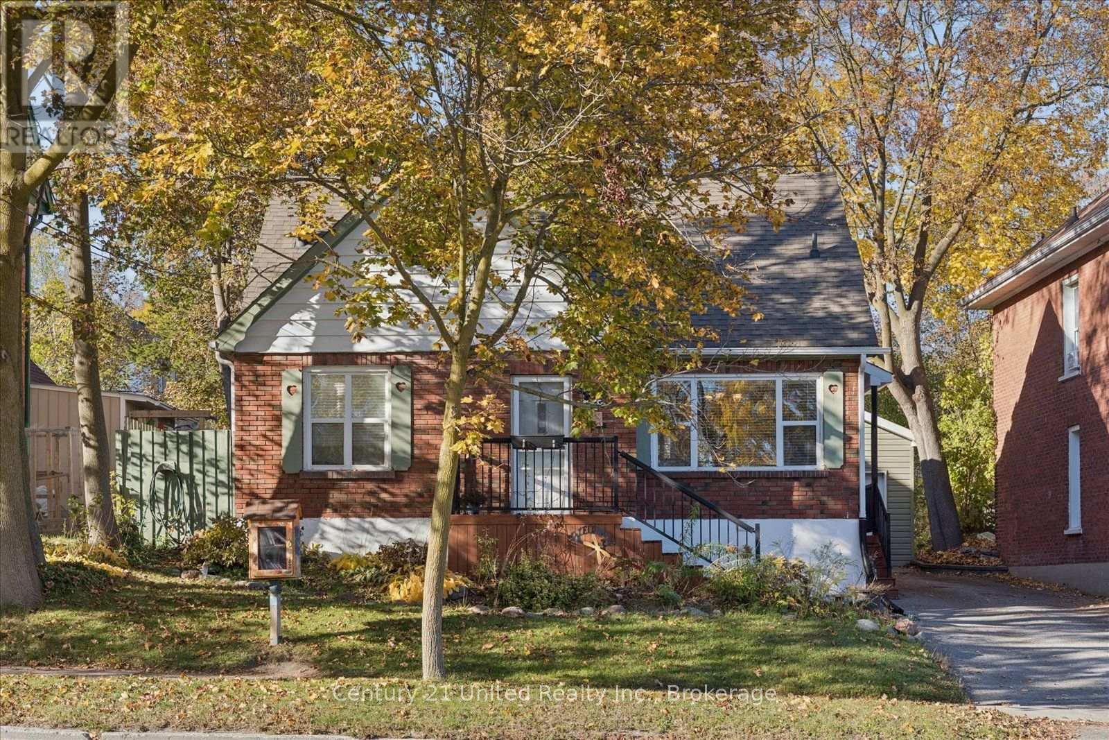 566 SHERBROOKE STREET, Peterborough (Town Ward 3) — photo 2