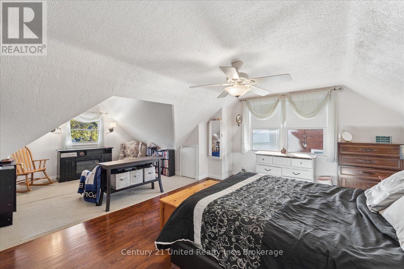 566 Sherbrooke Street, Peterborough, ON photo 27