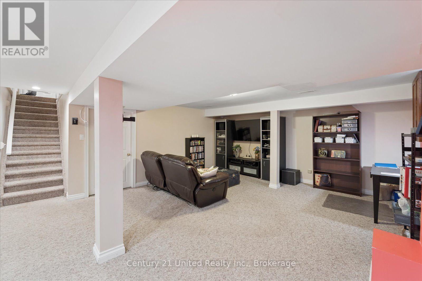 566 Sherbrooke Street, Peterborough, ON photo 33