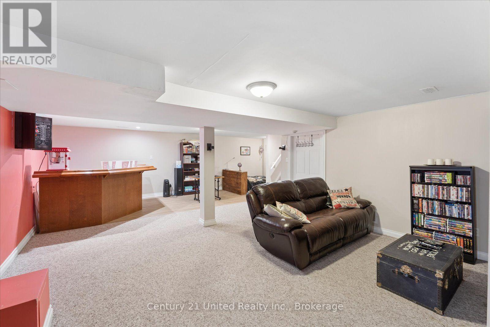 566 Sherbrooke Street, Peterborough, ON photo 35