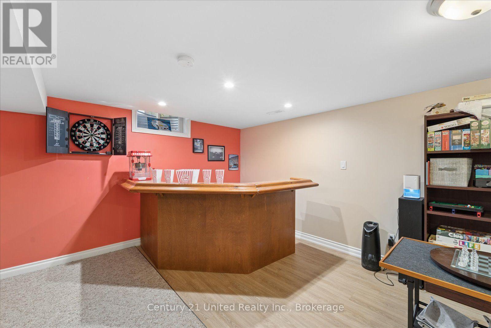 566 Sherbrooke Street, Peterborough, ON photo 36