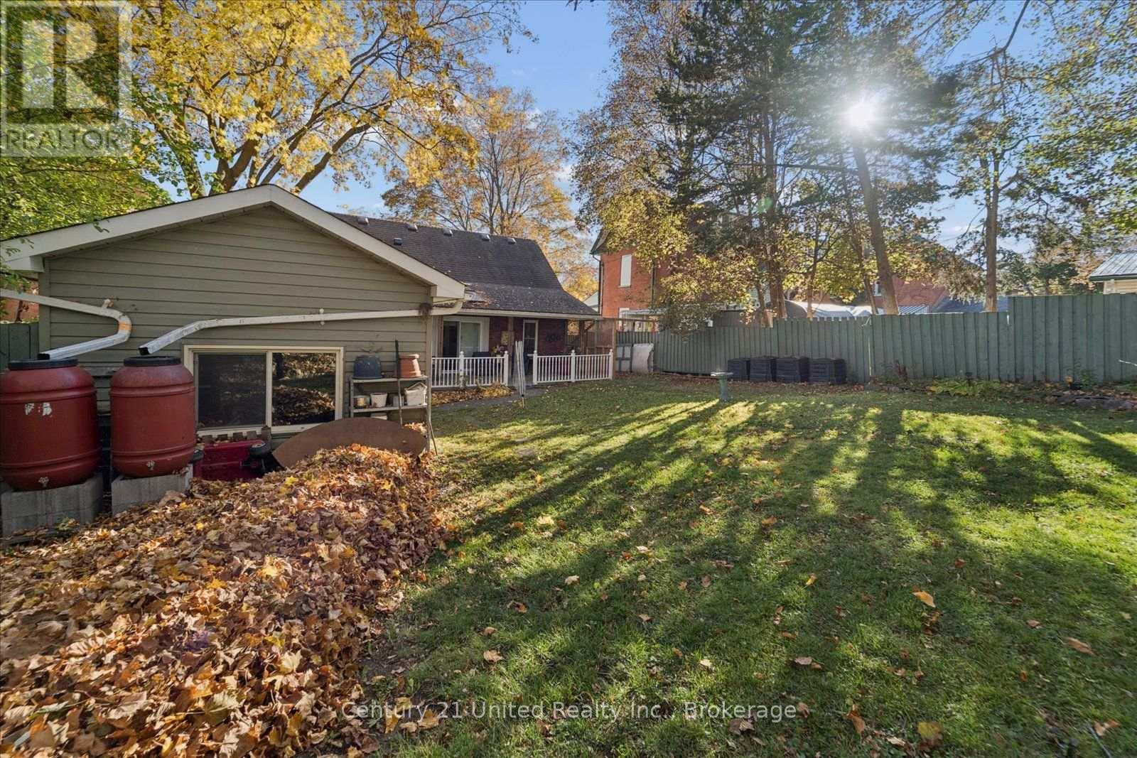 566 Sherbrooke Street, Peterborough, ON photo 44