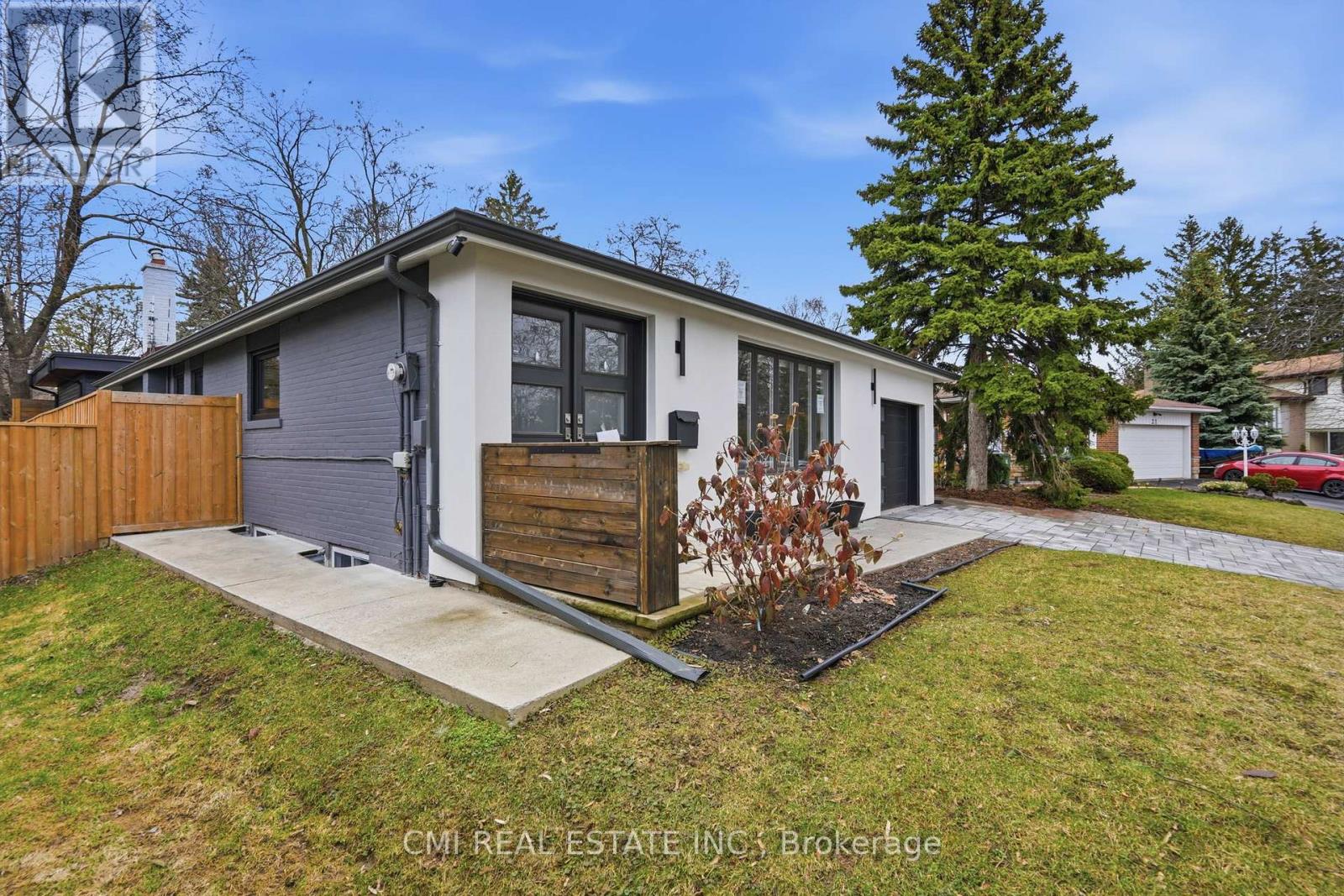 23 Logstone Crescent, Toronto, ON photo 4