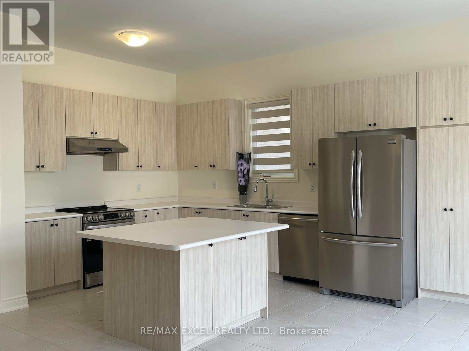 2206 Cayenne Street, Oshawa, ON photo 3