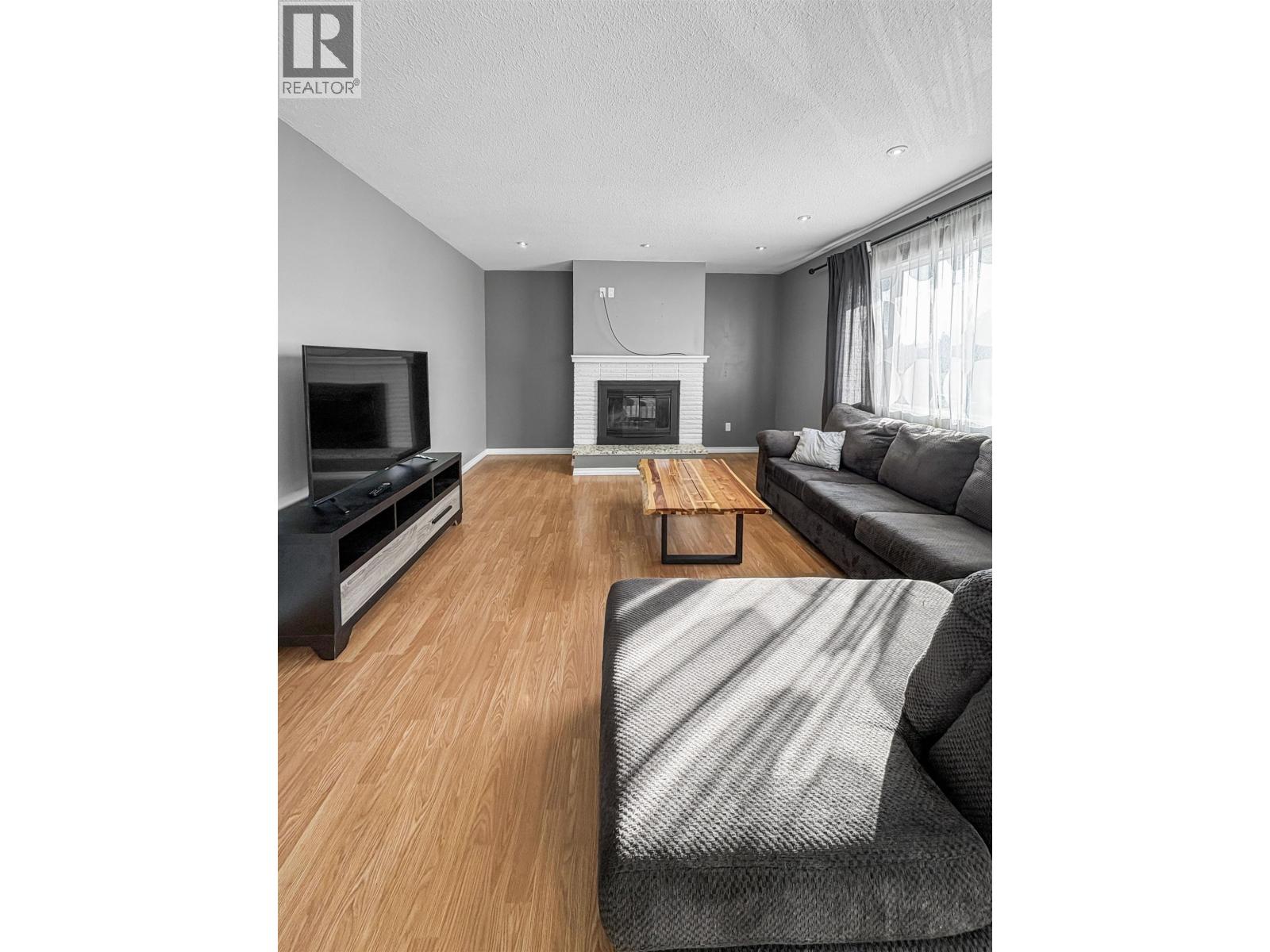40 DAVY Crescent, Kitimat