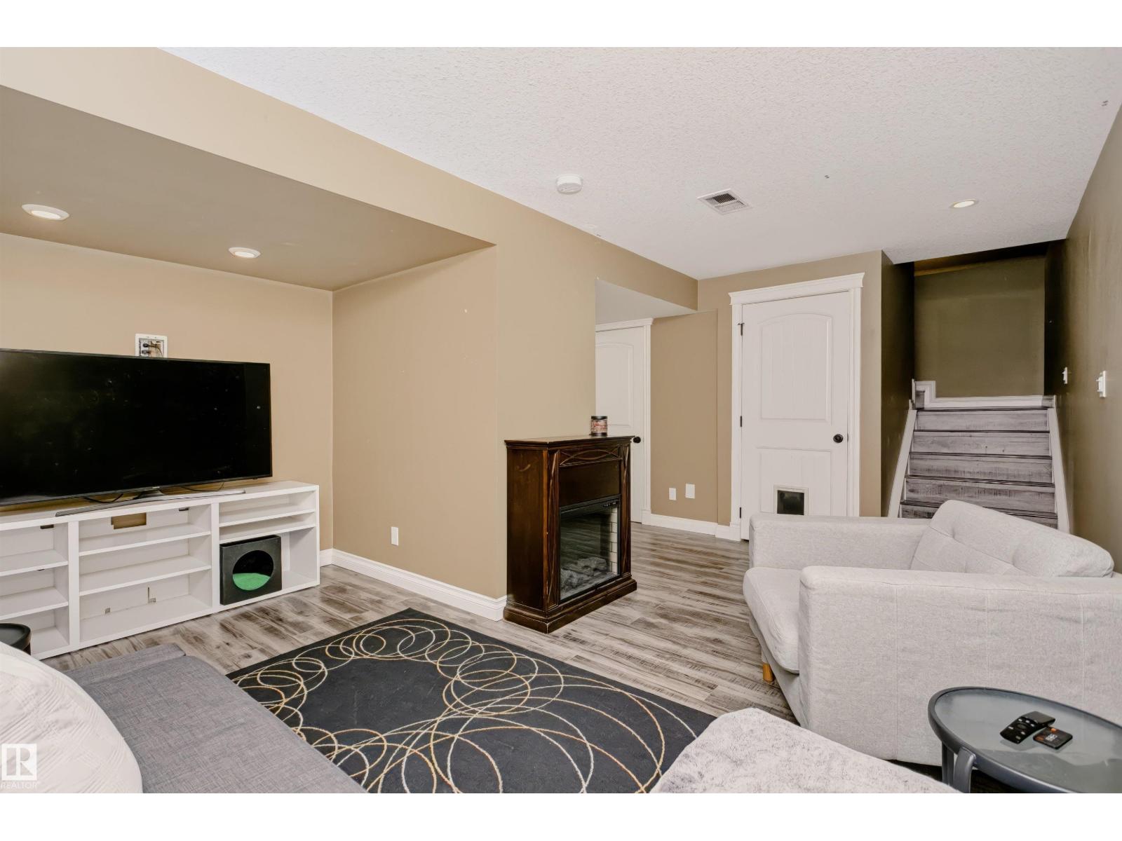 Property photograph 40 for MLS E4514550