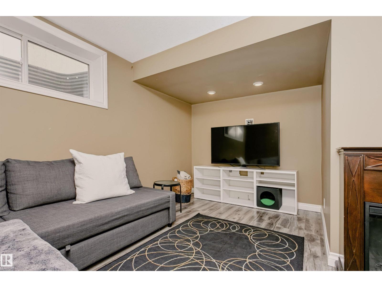 Property photograph 38 for MLS E4514550