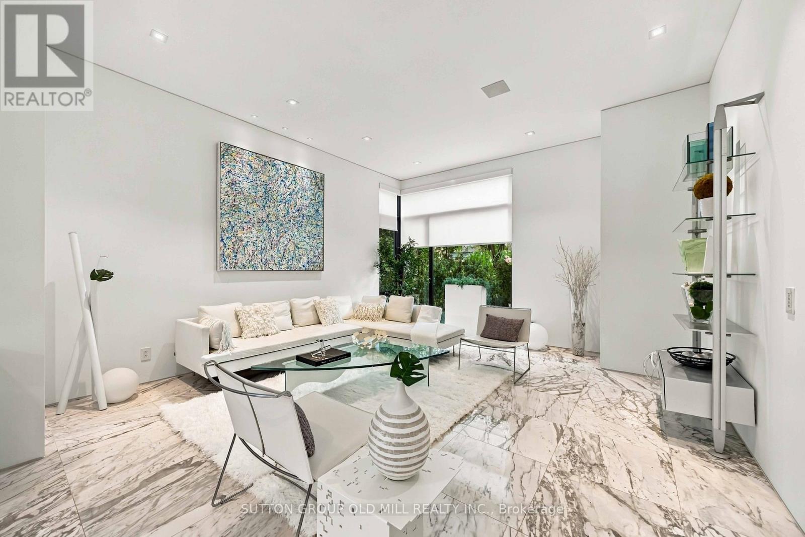14 Parson Court, Toronto, ON photo 4