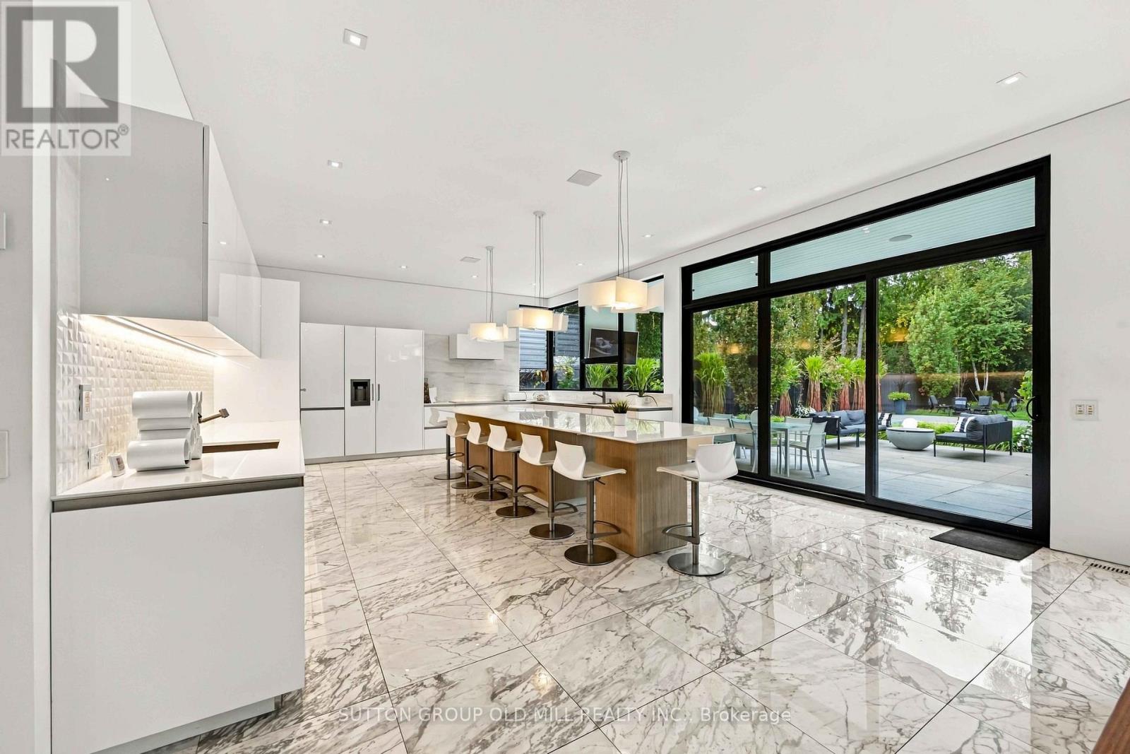 14 Parson Court, Toronto, ON photo 9