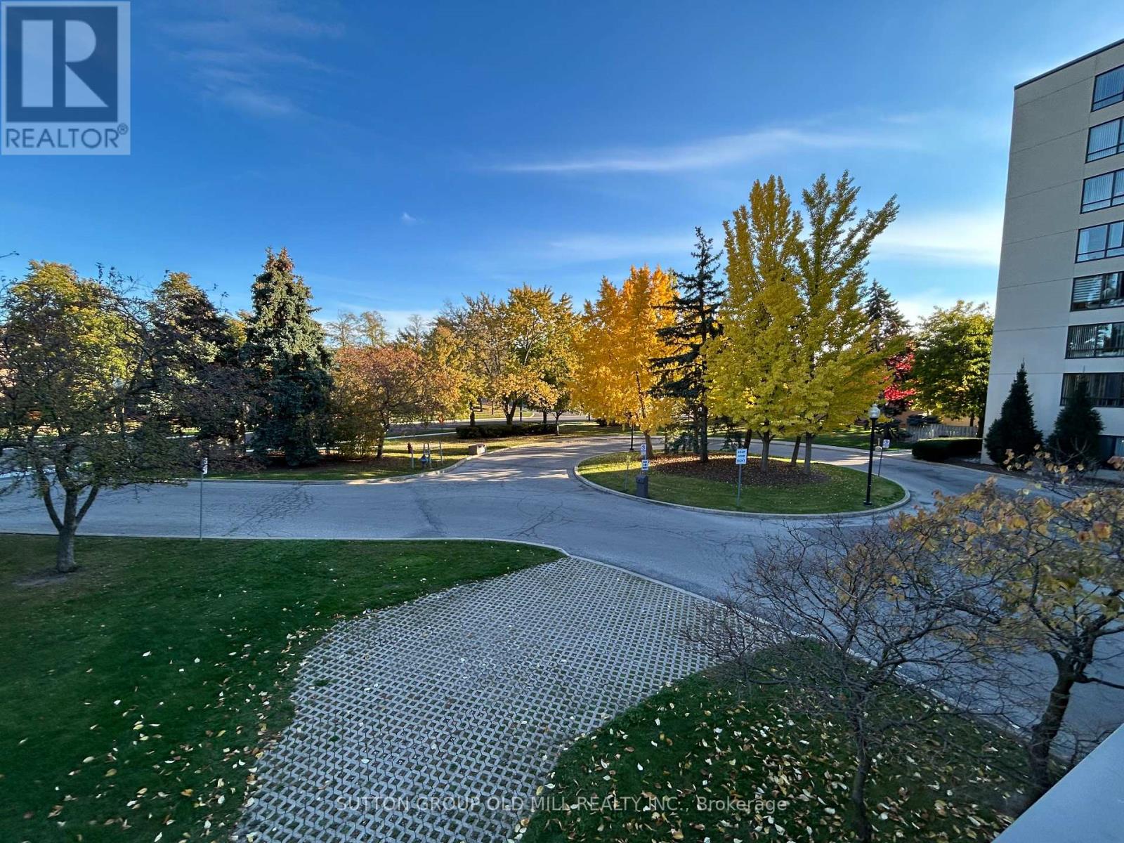 609- 1001 Cedarglen Gate, Mississauga, ON photo 5