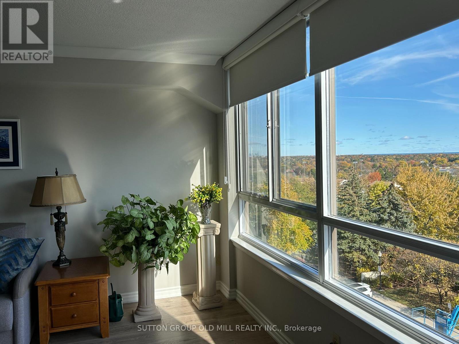 609- 1001 Cedarglen Gate, Mississauga, ON photo 7