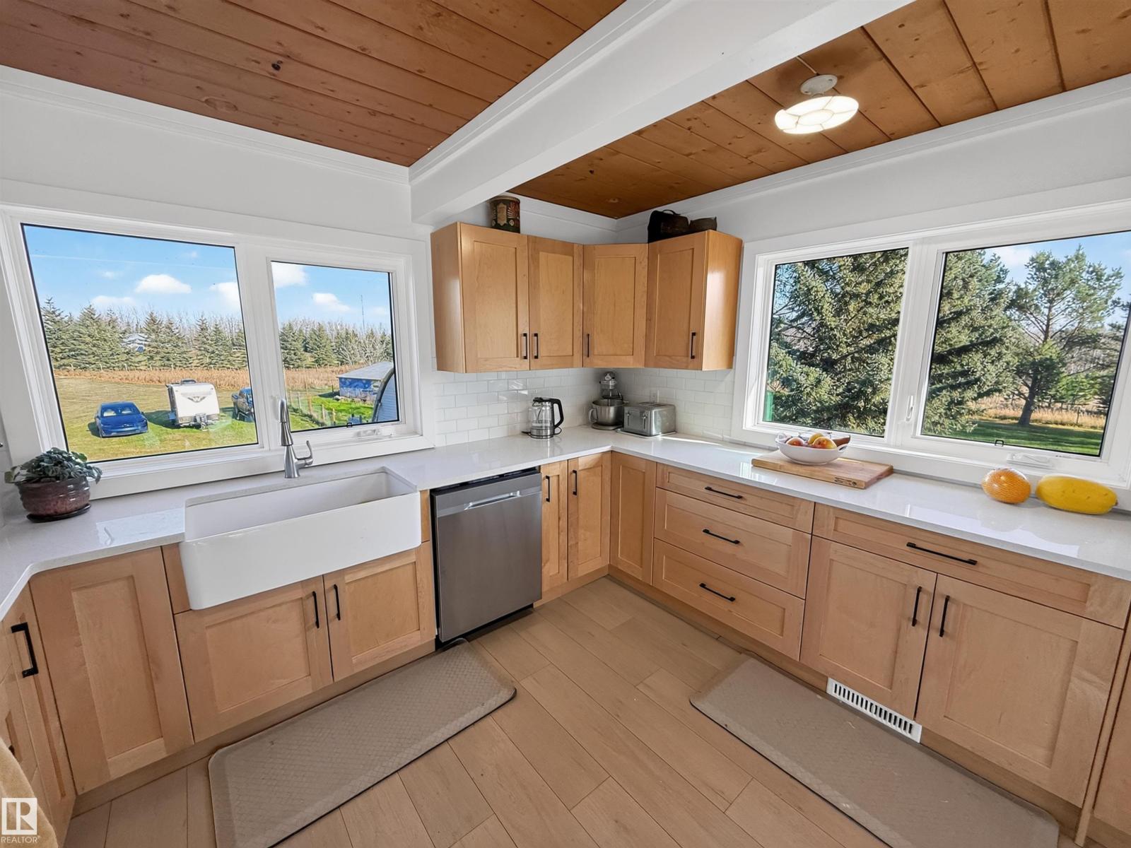 Property photograph 11 for MLS E4514551