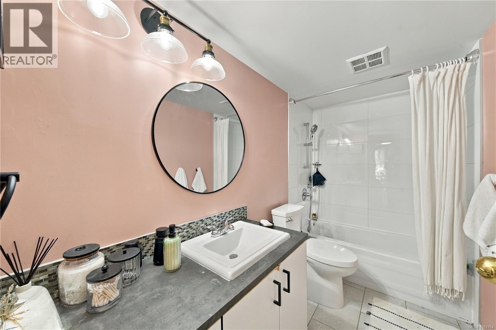 212 545 Manchester Road, Victoria