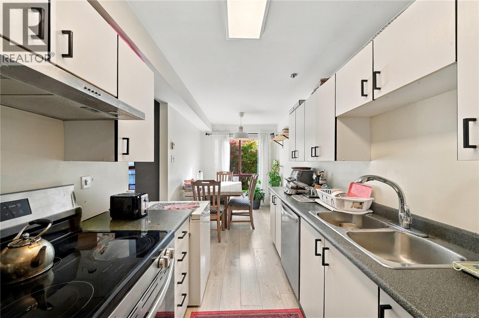 212 545 Manchester Road, Victoria
