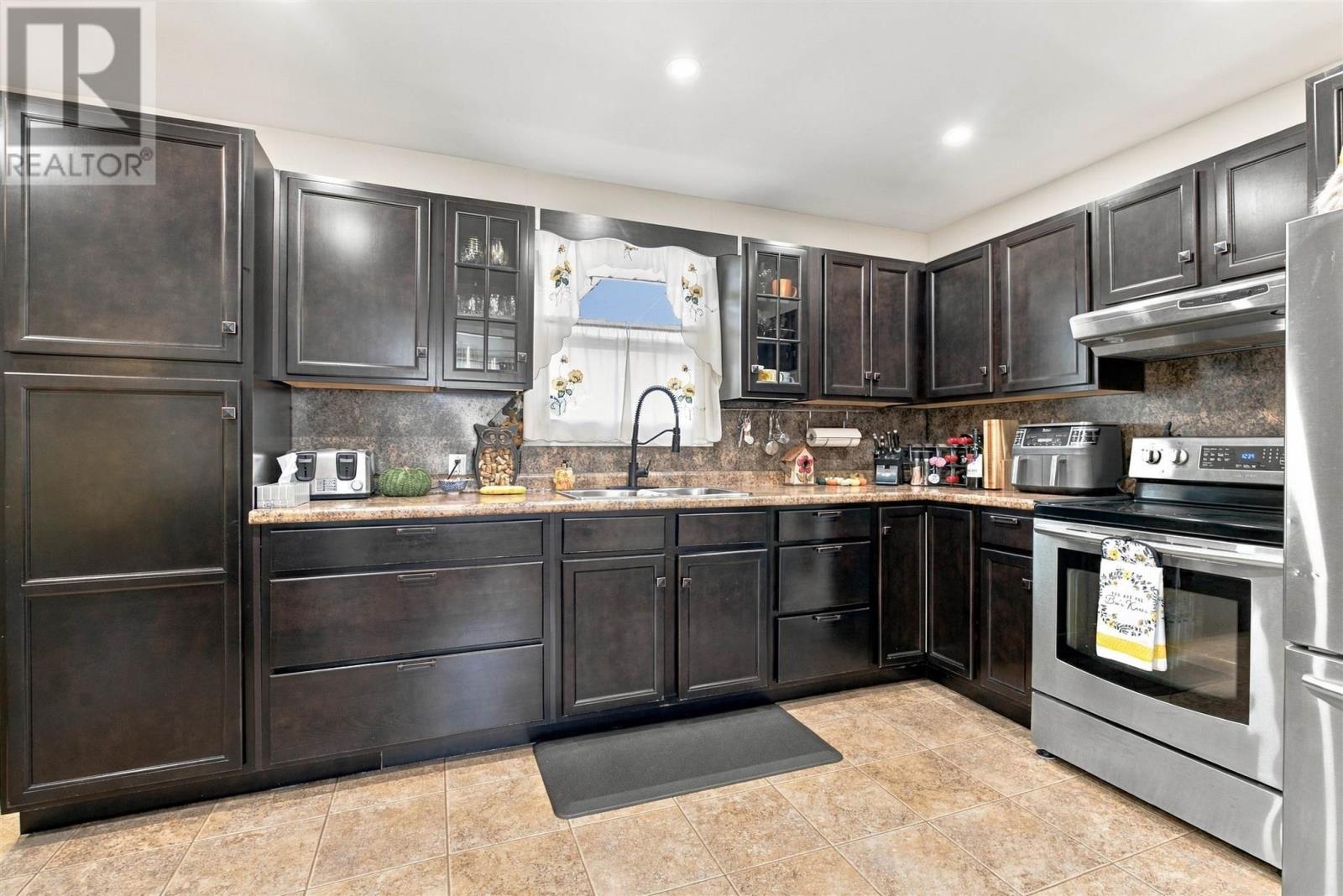 84 Farquhar ST - 20