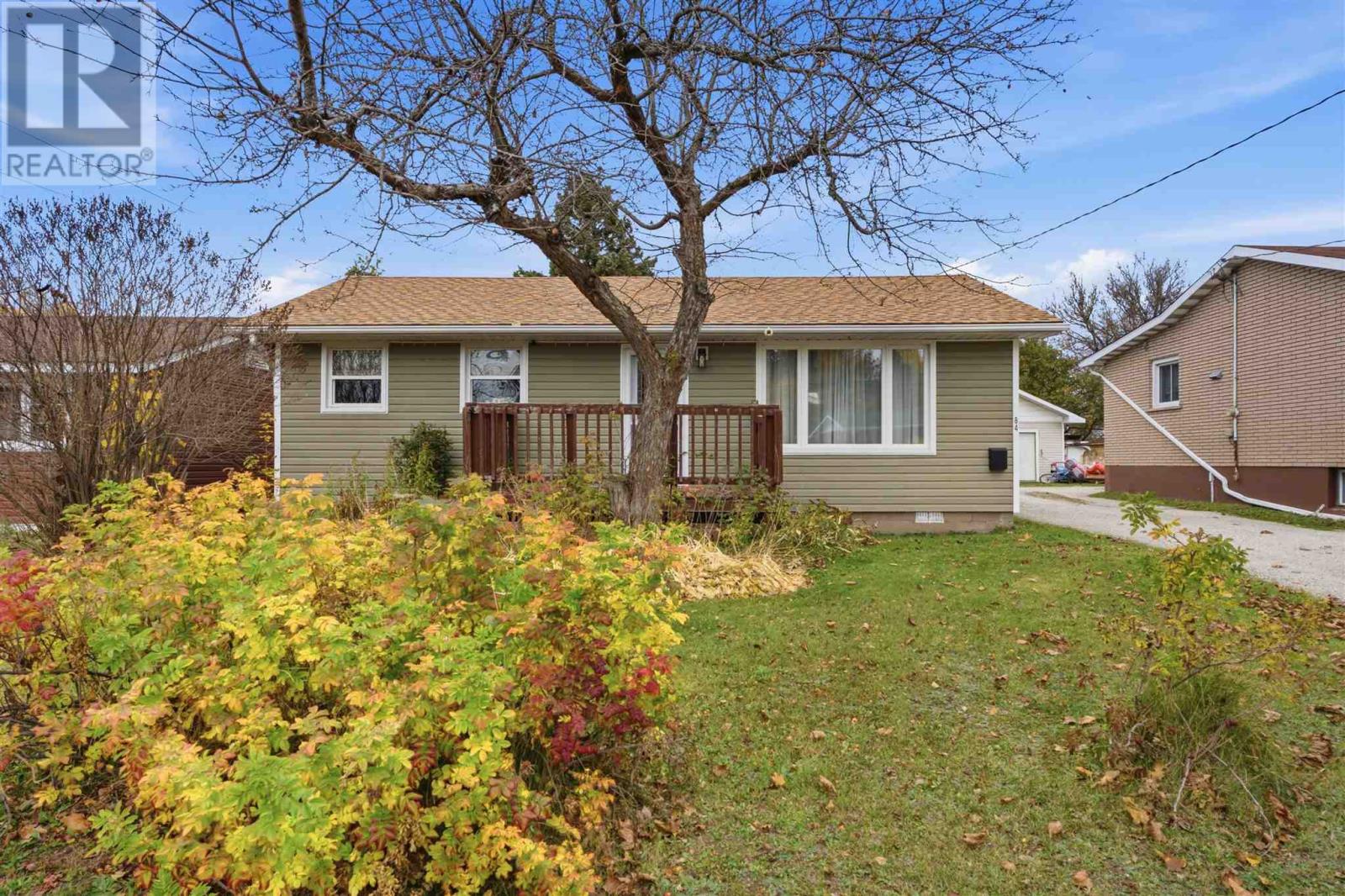 84 Farquhar ST - 4